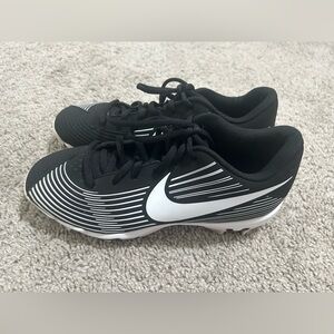 Nike Black and White Striped Sneakers, Woman Size 7